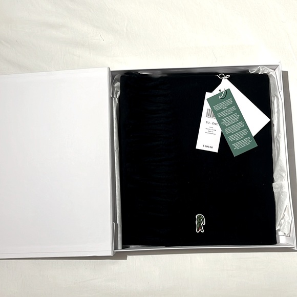 Lacoste Winter Scarf 🎁 - Picture 8 of 12